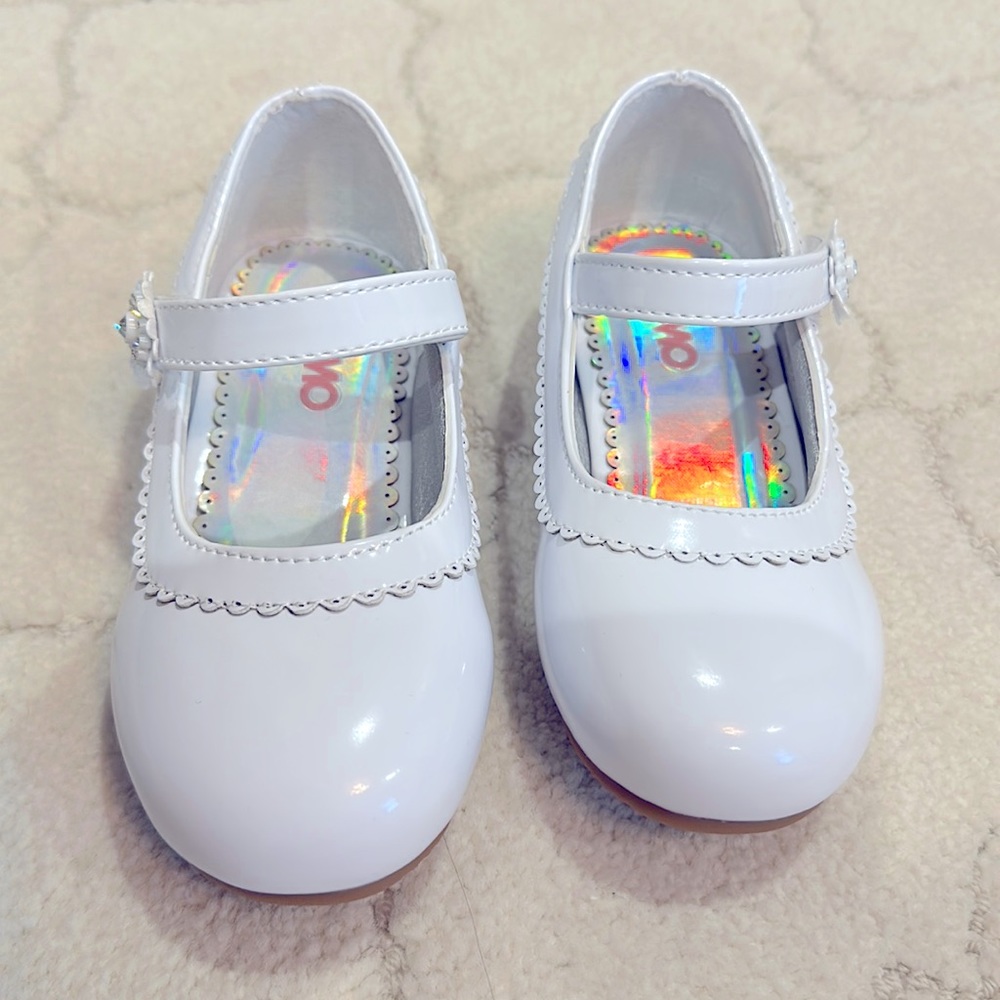 Josmo white size 10 toddler girl dress shoe. Never worn